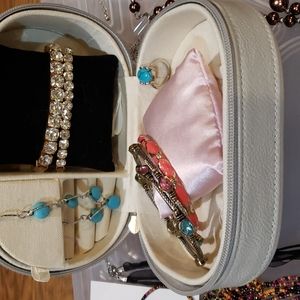 BUNDLE OF JEWELRY...NECKLACES, EARRINGS, BRACELETS